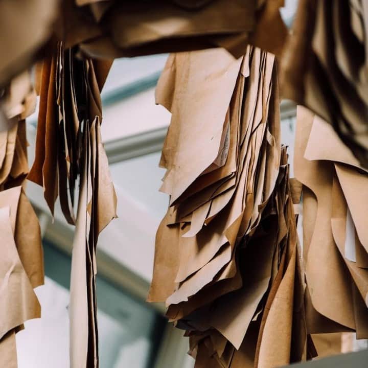のインスタグラム：「Huntsman is proud to serve clients for a lifetime and sometimes even after that. The atrium in our Cutting Theatre at 11 Savile Row is host to the patterns of cherished clients; gone but not forgotten. In memorandum they now sit elevated above the boards which once served their own bespoke commissions.  #Huntsman #SavileRow #Bespoke #Tailoring #Huntsman100」