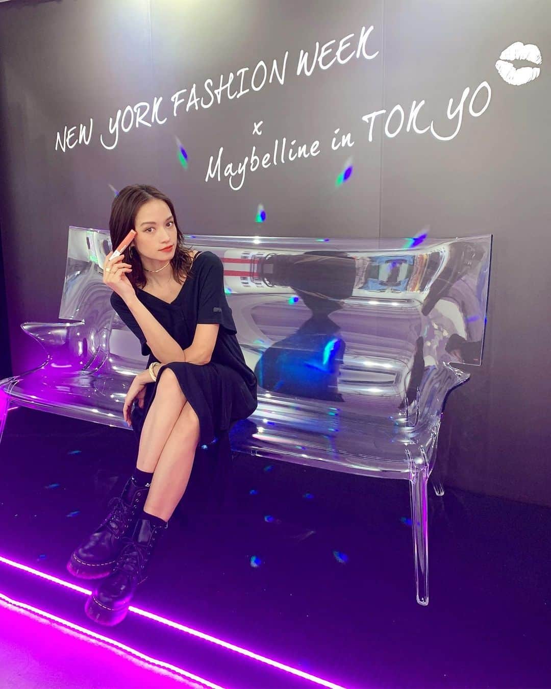 大森美知さんのインスタグラム写真 - (大森美知Instagram)「New York Fashion Weekに @maybelline が今年で10年サポートしてるそうで 日本でも体験できるイベントを東京・メイベリンハウスで新作のメイクアップを体験してきたよ💄✨ 世界最大級のファッションの祭典でも活躍されてて、 プロにも愛されているメイベリンは 実力派ブランドだな💓って思いました✨  今日のリップは メイベリンSP210番の口紅だよ💋  ________________________________ #maybelline#メイベリン #mnyfashionweek#make #fashion#コスメ#おみち美容情報 #大森みち」8月31日 19時30分 - michi_oomori_official