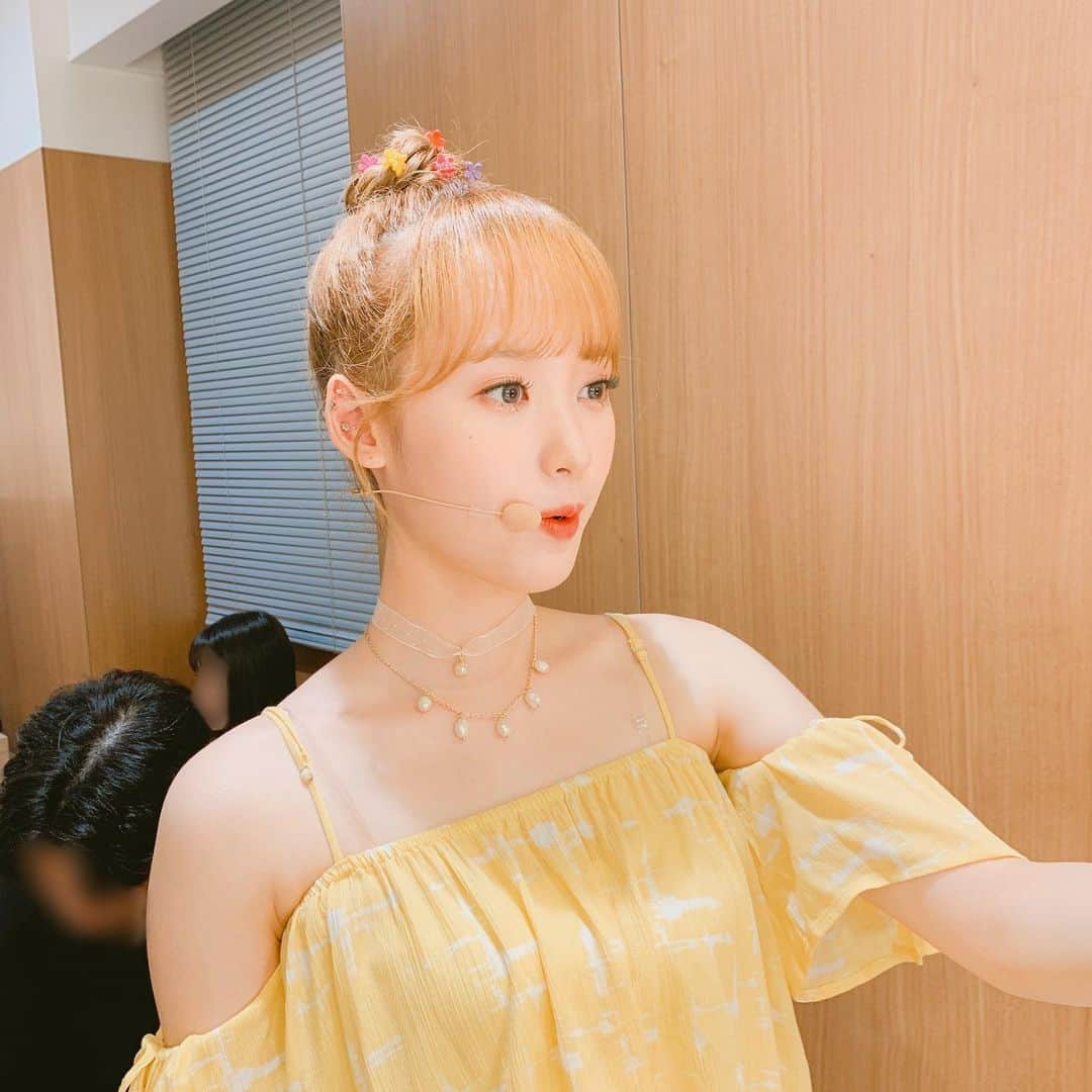 Weki Mekiさんのインスタグラム写真 - (Weki MekiInstagram)「[#윜밐시선] . 우동이가 찍어줬어요 🌼  이제 가을이다 가을!  가을 맞을 준비 해봅시다 우리 ~~ Photo by.우동한그릇 . #위키미키 #WekiMeki #세이 #Sei」8月31日 19時31分 - weki_meki