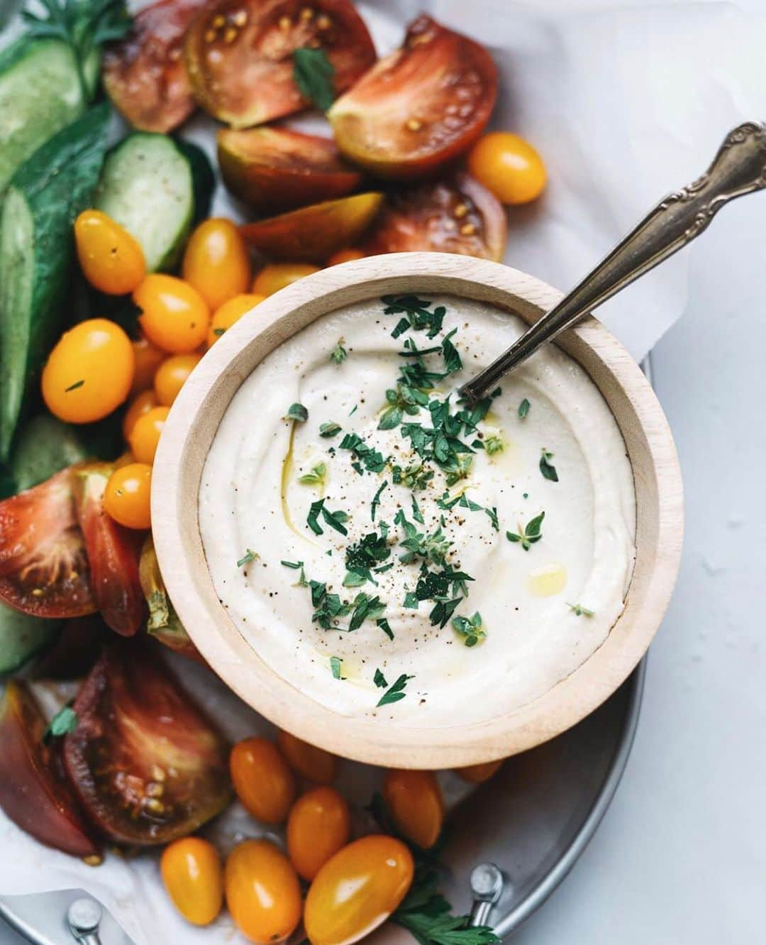 Whole Foods Marketさんのインスタグラム写真 - (Whole Foods MarketInstagram)「Don’t get us wrong, we like ranch dip but we * love * whipped tahini. Take your crudités platter to the next level and get the recipe from @dollyandoatmeal.」9月1日 5時13分 - wholefoods