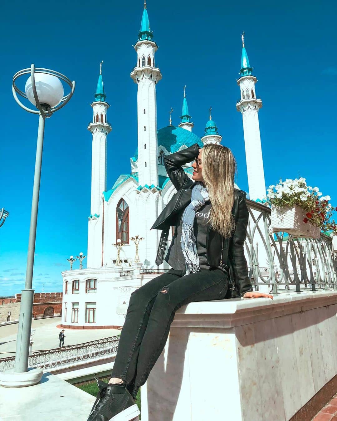 ナターリア・ガウジオさんのインスタグラム写真 - (ナターリア・ガウジオInstagram)「Kremlin... Kazan e seus encantos!! Já é a terceira vez que compito aqui e a beleza dessa cidade sempre me surpreende!! 🙏🏼😍✨🏰🇷🇺🕌☀️❤️ #kazan #russia #inlove #tourist #kremlin #mesquita #sunnyday #happiness #castles #fortress」9月1日 5時28分 - natigaudio