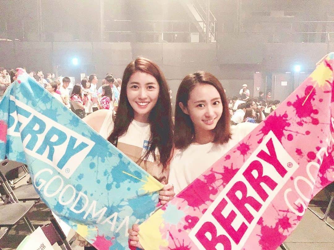 筒井萌子のインスタグラム：「* #ベリーグッドマン 音楽祭 -SSS Release Party-行ってきたよ🏆 2年前かな？OTODAMAで初めてライブをみて応援ソングに元気づけられ好きになりました🎵 3度目のライブ最高だったー*•.❥◡̈*.。 好きな理由の一つはMCごとっても面白い所✨ 初めての方でも楽しめる！！ りえちゃんを誘ったんだけどめちゃくちゃ楽しかったみたいで嬉しかった💕 ・ #ベリーグッドマン #ベリグ #ライブ #応援ソング」