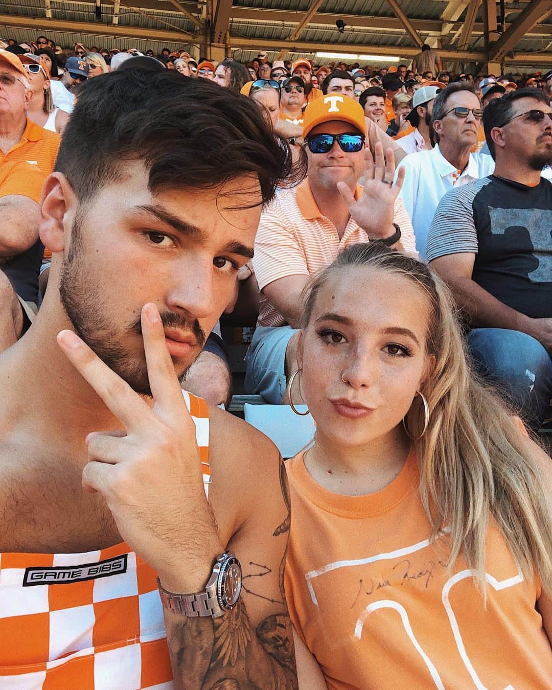 ジェイコブ・ホワイトサイズのインスタグラム：「we don’t know the man behind us streaks but GO VOLS」