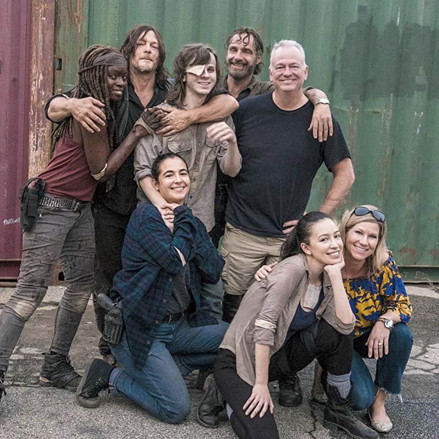 チャンドラー・リッグスのインスタグラム：「2 years ago today. miss you guys ❤️」