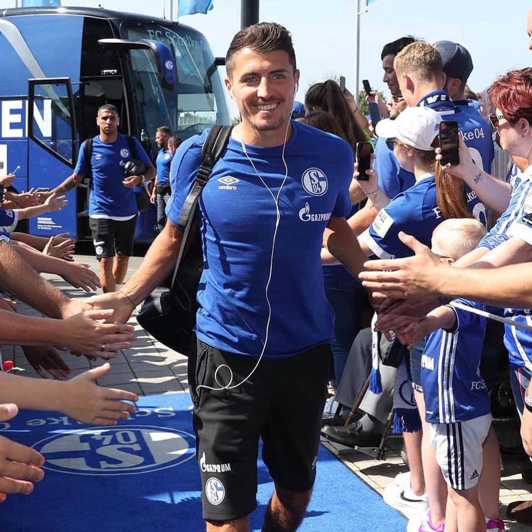 アレッサンドロ・シェプフのインスタグラム：「Sehr froh und dankbar wieder dabei sein zu dürfen. Verdiente 3 Punkte geholt ! 💪🏼🔵⚪️ #comeback」