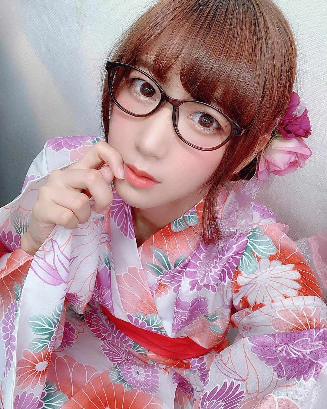 美羽えりさんのインスタグラム写真 - (美羽えりInstagram)「新しい浴衣なの( *ˊᵕˋ)❅॰ॱ👘💗❁ . #浴衣 #めがね女子 #夏 #ライブ #アイドル #モデル #コスプレイヤー #idol #model #cosplayer #japanesegirl #cosplaygirl  #summer #live #flower」9月1日 6時05分 - erimihane02