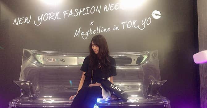 西上まなみさんのインスタグラム写真 - (西上まなみInstagram)「﻿ @maybelline がNew York Fashion Weekの﻿ バックステージに入って今年で﻿ 10年を迎えようとしているそうです🥺💓﻿ ﻿ そんなのエキサイティングな﻿ New York Fashion Weekを、﻿ 日本でも体験できるイベントが🥺💓﻿ 東京・メイベリンハウスにて開催中なので﻿ お邪魔させていただきましたっ☺️✨﻿ ﻿ とってもステキな空間で﻿ フォトスポットもたくさんあって大満足🧸🍓﻿ ﻿ 「ハイパーシャープ ライナー R」﻿ の新色プラムブラウンも初披露で﻿ 実際に使ってみたけど、﻿ めっちゃ描きやすいうえに滲みにくい🥺﻿ これはヘビロテ決定🧸💓﻿ ﻿ ﻿ #maybelline #メイベリン#mnyfashionweek﻿  #model #photooftheday #instagood #instafollow #followme #love #tagsforlikes #happy」8月31日 21時30分 - xxmanachalxx