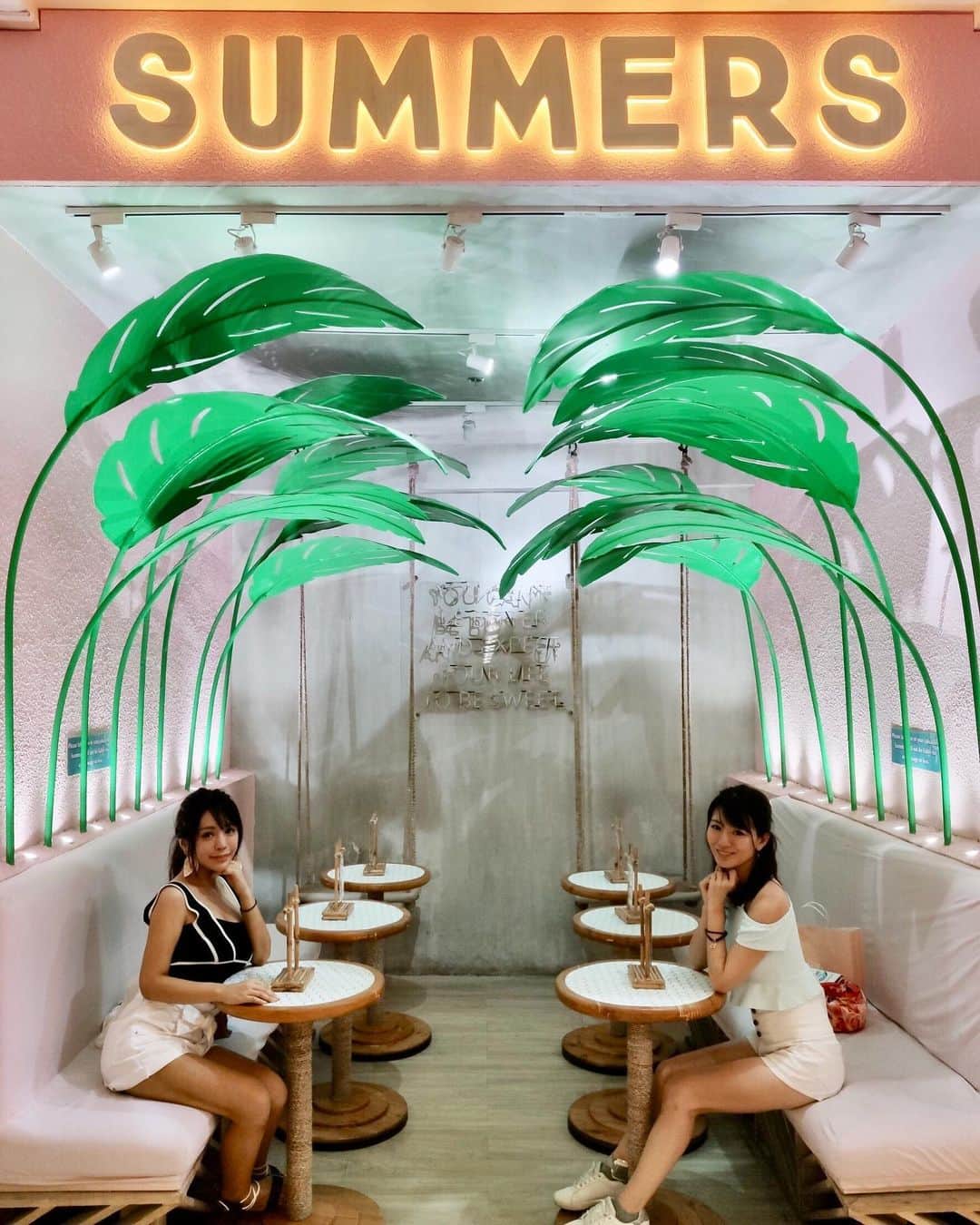 のインスタグラム：「. . 気付いたら 8月最終日だった、、😂🌴🍧 はやい、、 #夏終了のお知らせ . . 31日で31%オフだから サーティワンアイス食べたよ🍨🍨 . #31パーセントオフ#31#8月ラスト#8月31日#令和最初の夏#あいす#ダブルコーン#フルーツミックス#31アイス#サーティーワンアイスクリーム#10万ボルト⚡️ #ピカチュウ#ミュウツーの逆襲#アイス #アヤラモール#アヤラモールセブ#cebuphilippines#summer#summers #baskinrobbins#baskinrobbinsjapan#flavor」