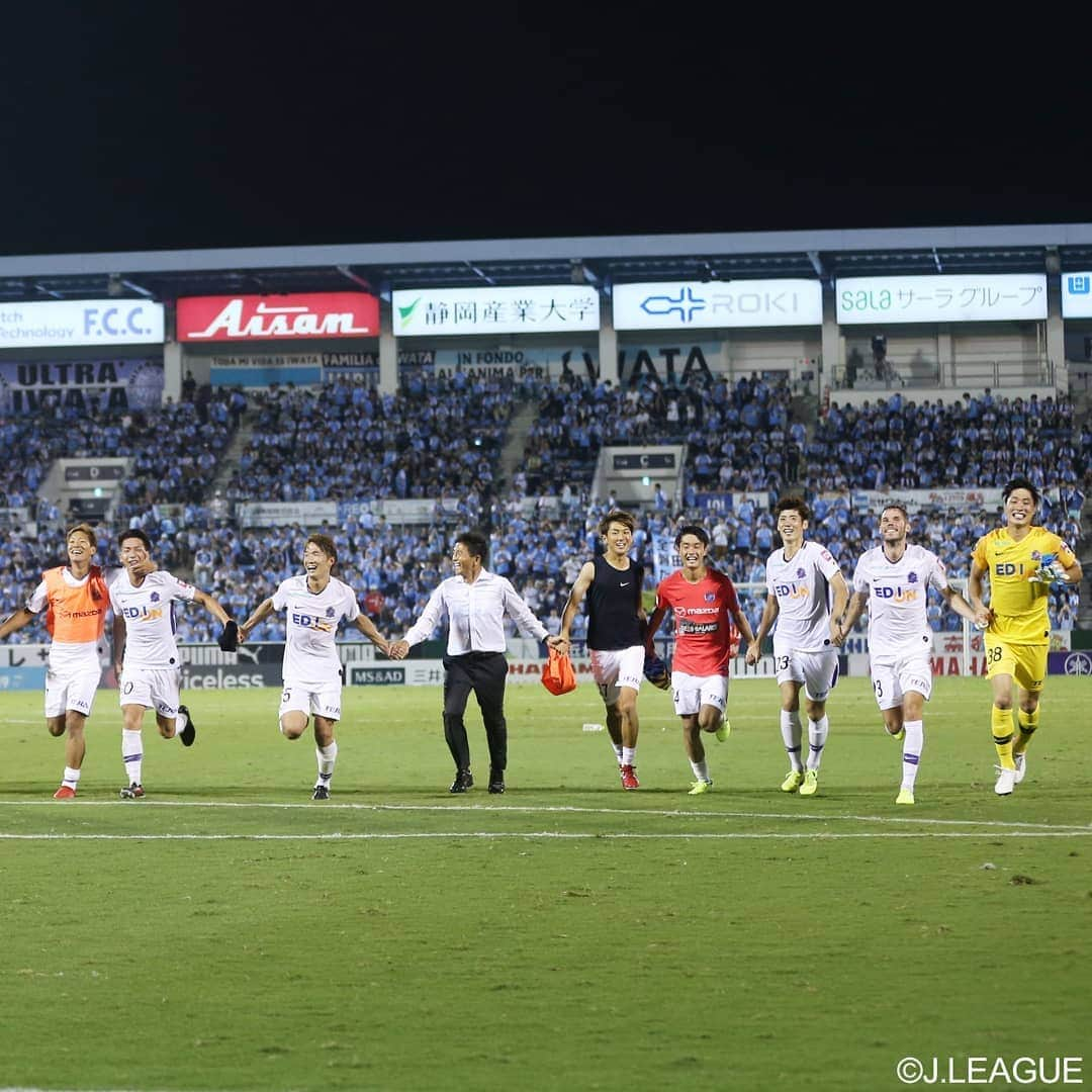 サンフレッチェ広島さんのインスタグラム写真 - (サンフレッチェ広島Instagram)「⚽明治安田生命J1リーグ第25節　試合結果⚽ ジュビロ磐田　0-2　サンフレッチェ広島 前半：0-0 後半：0-2 【得点者】レアンドロ・ペレイラ、柏好文  アウェイゲームながらも、たくさんのご声援、ありがとうございました🙌  #川辺駿 選手 #青山敏弘 選手 #レアンドロペレイラ 選手 #柏好文 選手 #sanfrecce #ICHIGAN」8月31日 21時53分 - sanfrecce.official