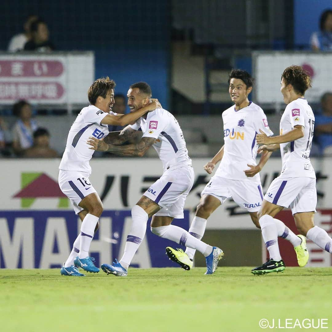 サンフレッチェ広島さんのインスタグラム写真 - (サンフレッチェ広島Instagram)「⚽明治安田生命J1リーグ第25節　試合結果⚽ ジュビロ磐田　0-2　サンフレッチェ広島 前半：0-0 後半：0-2 【得点者】レアンドロ・ペレイラ、柏好文  アウェイゲームながらも、たくさんのご声援、ありがとうございました🙌  #川辺駿 選手 #青山敏弘 選手 #レアンドロペレイラ 選手 #柏好文 選手 #sanfrecce #ICHIGAN」8月31日 21時53分 - sanfrecce.official