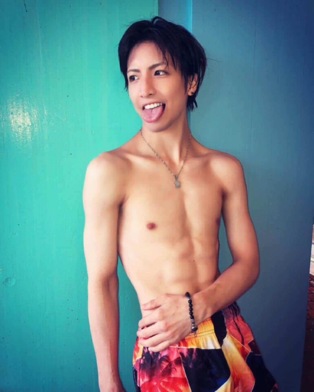 松岡卓弥さんのインスタグラム写真 - (松岡卓弥Instagram)「8月の夏ラストの思い出♡ 最高でした！！☺️ #2019 #8月 #夏 #最高に #楽しかった #誕生日 #ライブ #主演 #舞台 #プール #花火大会 #熱海 #旅行 #幸せな #夏でした #みんな #ありがとう #ブログにも #別バージョンの写真 #載せてるので #ぜひ見てね ✨  #みんなは2019年の夏 #楽しい夏を過ごせましたか？？」8月31日 21時46分 - takuya_matsuri