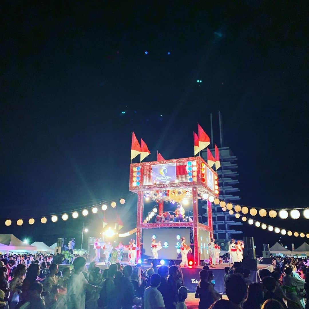 鈴木六夏さんのインスタグラム写真 - (鈴木六夏Instagram)「@tokyo_big_bon_odori_festival  駒沢公園で盆踊り✨  ８月の最後に夏らしいことができて嬉しい！ お兄もQもビスコも参加、家族で楽しみました😆 明日もやってる！ @exileusa_danceearth」8月31日 21時58分 - rikuka.62