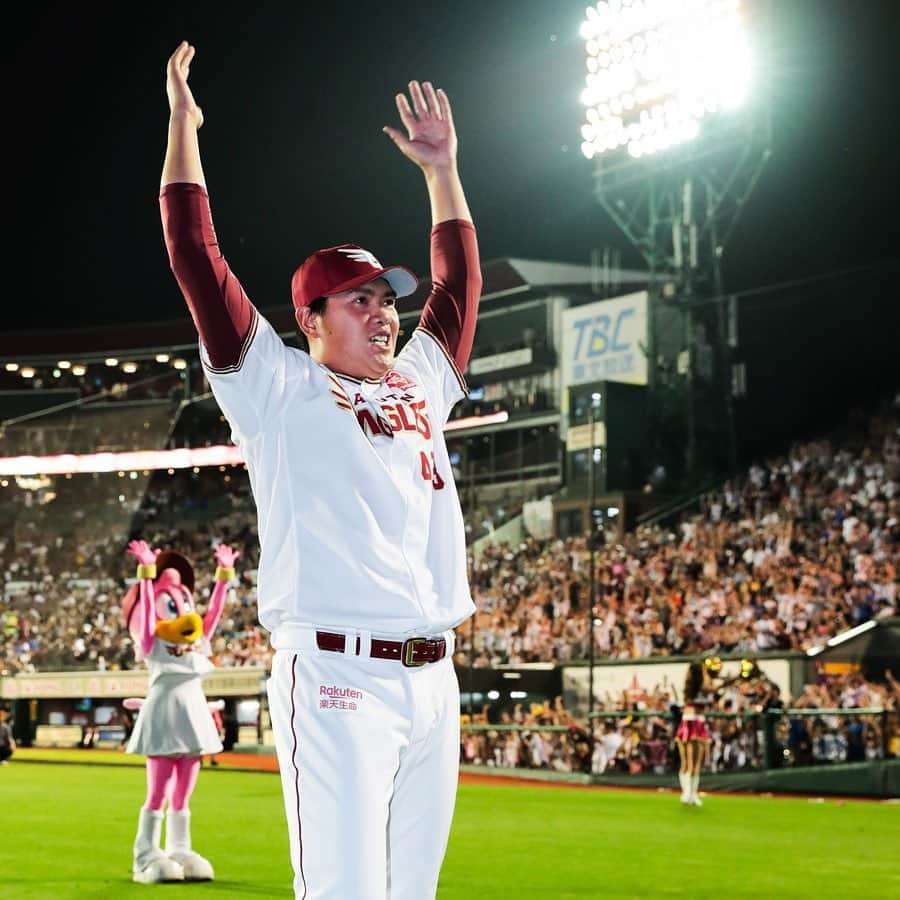 東北楽天ゴールデンイーグルスさんのインスタグラム写真 - (東北楽天ゴールデンイーグルスInstagram)「⚾️ ⚾️E 1-0 F⚾️ 全員野球で1点差ゲームを制してイーグルス連勝‼️ 辛島選手が6回途中4安打無失点の快投で8勝目👏🏼 松井選手は両リーグトップ独走の31セーブ目👑  宋選手は今日もピンチの場面で登板しナイスピッチ👍🏼 8回には辰己選手のスーパーファインプレー💯 そして島内選手が月間安打数の球団記録を更新✨ #rakuteneagles #RESTART #日本一の東北へ #夏スタ #辛島航 #松井裕樹 #宋家豪  #辰己涼介  #島内宏明」8月31日 22時06分 - rakuten_eagles