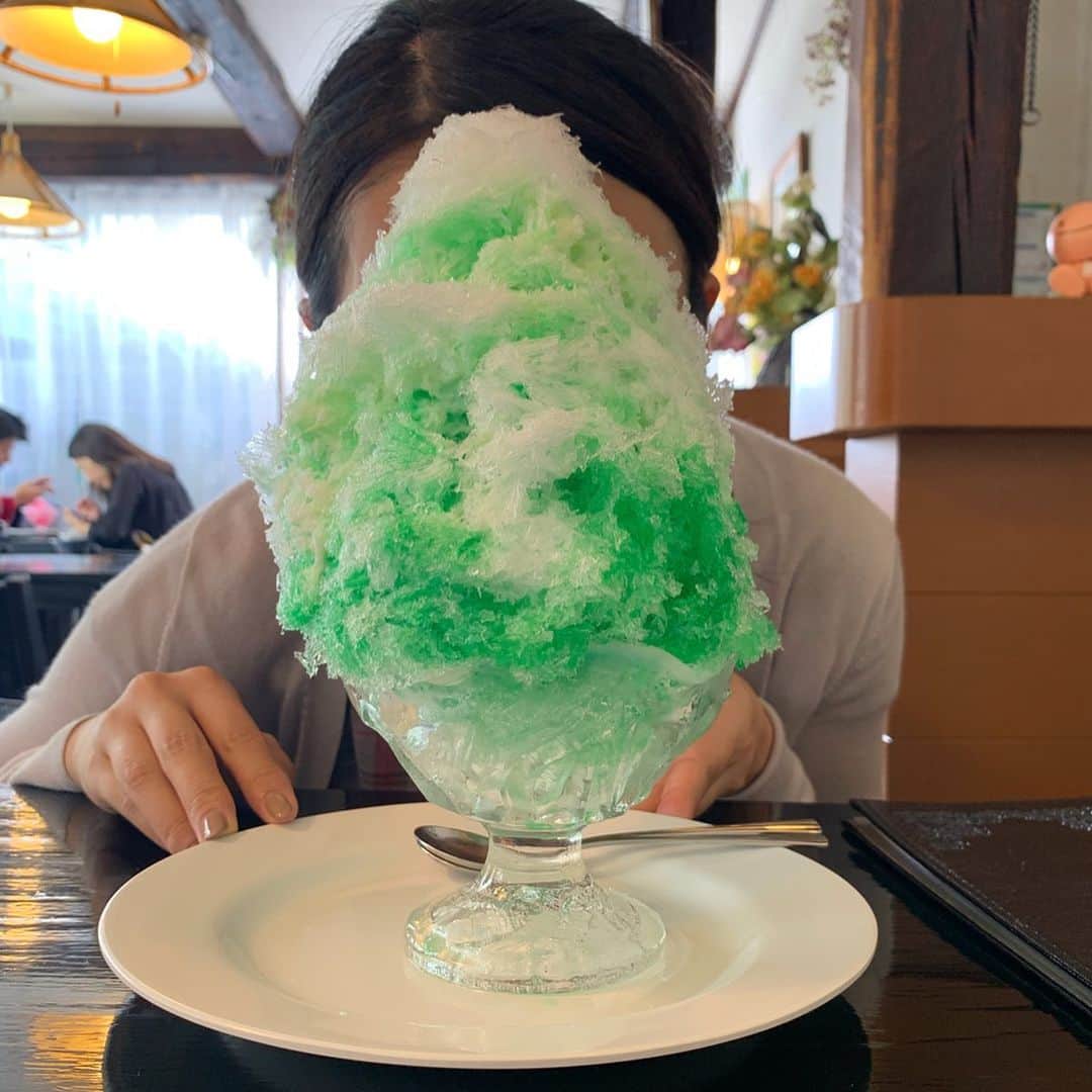 横澤夏子さんのインスタグラム写真 - (横澤夏子Instagram)「#夏子の夏が終わりそうだよー #かき氷デカかったのよー #初日の出をイメージしたのよー #うふ！」8月31日 22時13分 - yokosawa_natsuko