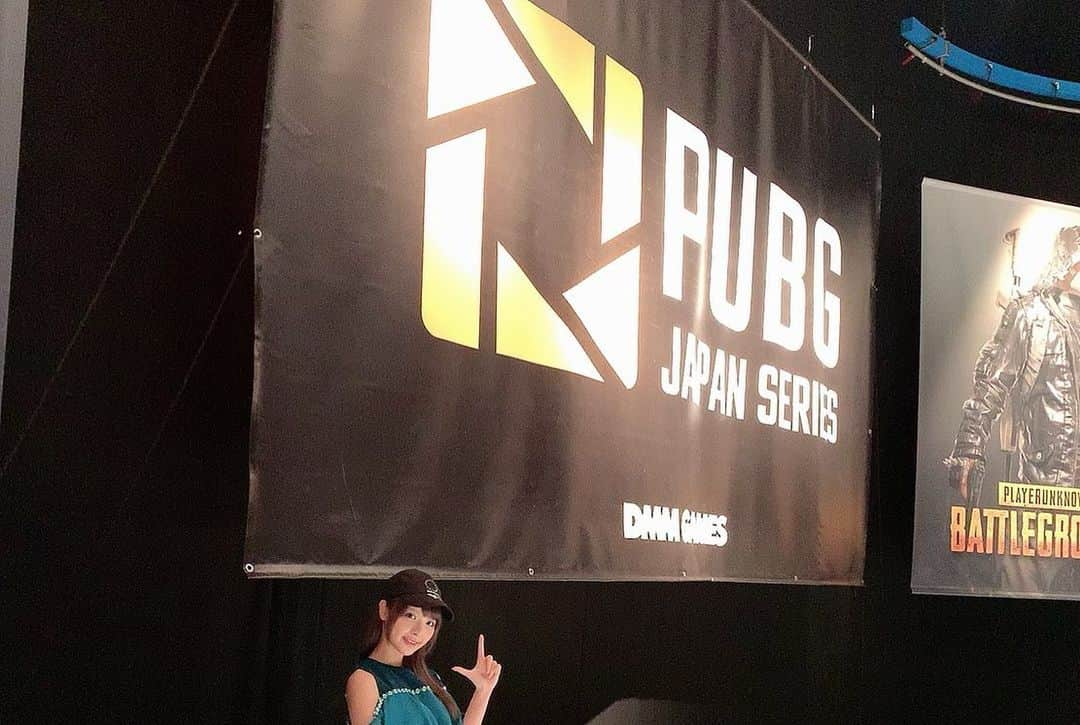 桃乃木かなさんのインスタグラム写真 - (桃乃木かなInstagram)「「PUBG JAPAN SERIES season4」の試合を観戦しに行ってきました🎮✨ 私もモバイル版でプレイしているPUBGですが当たり前ですが大会へ出場されている選手の方々の動きのヤバさにずっと口が空いました...すごく楽しかったです😭お疲れ様でした✨ そして釈迦さんとオーダさんともお写真撮って頂きました....ありがとうございます🥳 今日はシーズン4の初戦だったのですが毎週土曜日に配信されるみたいなので楽しみにしています☺️ お誘い頂いたDMM GAMESさん本当にありがとうございました🙇‍♂️✨ #PUBG #PJS #dmmgames」8月31日 22時27分 - kana_momonogi