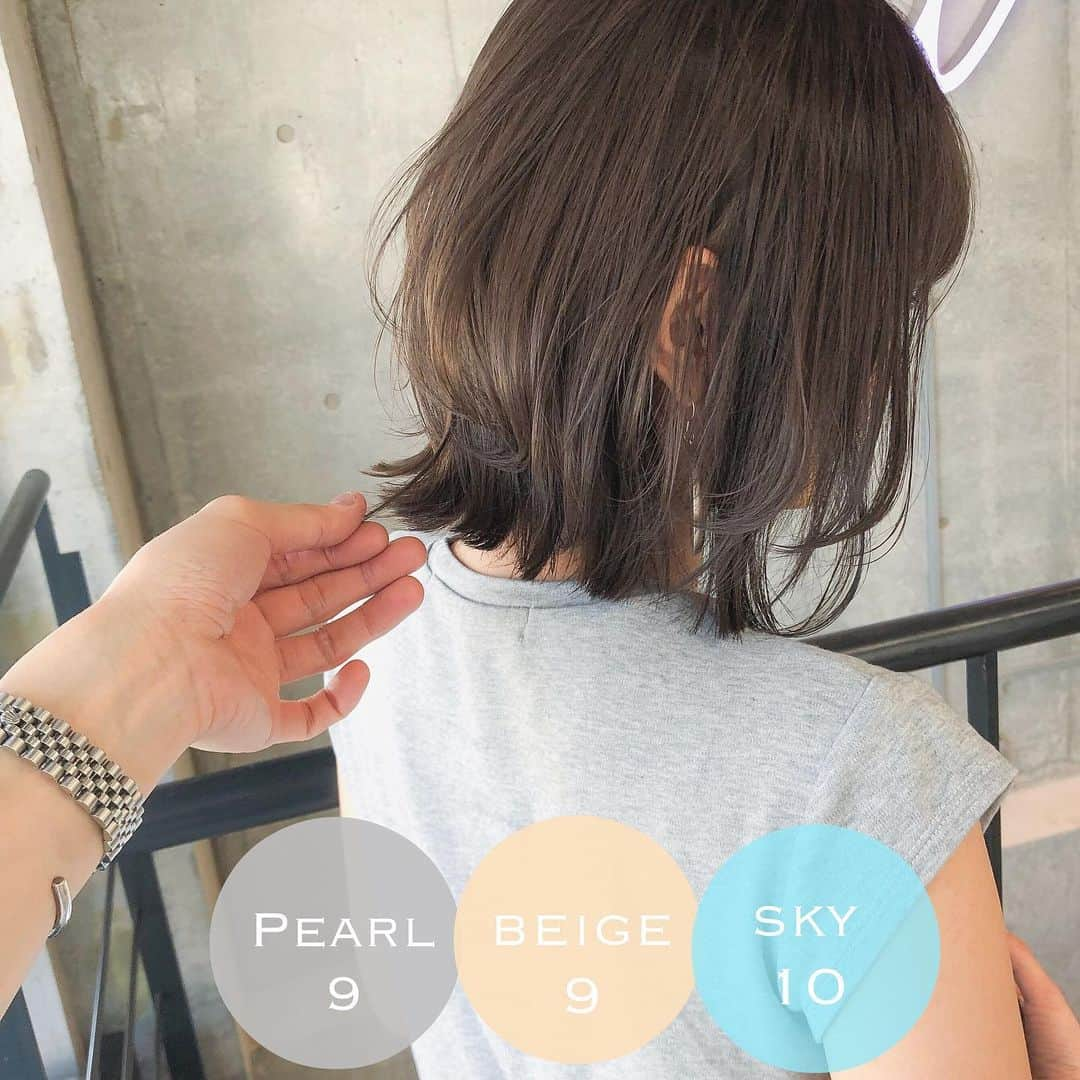 小西涼さんのインスタグラム写真 - (小西涼Instagram)「８月人気ヘアカラー4選✳︎ ８月も沢山ありがとうございました！！ ①オリーブアッシュ ②パールベージュ ③オリーブベージュ ④ラベンダーアッシュ ． ． スタイルの組み合わせも、 参考にして下さい✨ ． ~ ~ ~ ~ ~~ ~ ~ ~ ~ ~~ ~ ~ ~ ~ ~ 保存して毎日のスタイリングの参考に😊✨ @ryokonishi_ways フォローして 美容コンテンツをマネしてみてください😉 ~ ~ ~ ~ ~ ~~ ~ ~ ~ ~ ~ ~ ~ ~ ~ ~  #ボブ#外ハネボブ#きりっぱなし#前髪 #外ハネ#ミディアム#ベージュ #レイヤーカット#レイヤー#セミディ #グレージュ#グレーベージュ#ヘアカラー #オリージュ#ハイライト#シークレットハイライト#カット#ベージュ#ハイライト #美容学生#美容室#美容学校#美容師」8月31日 22時34分 - ryokonishi_ways