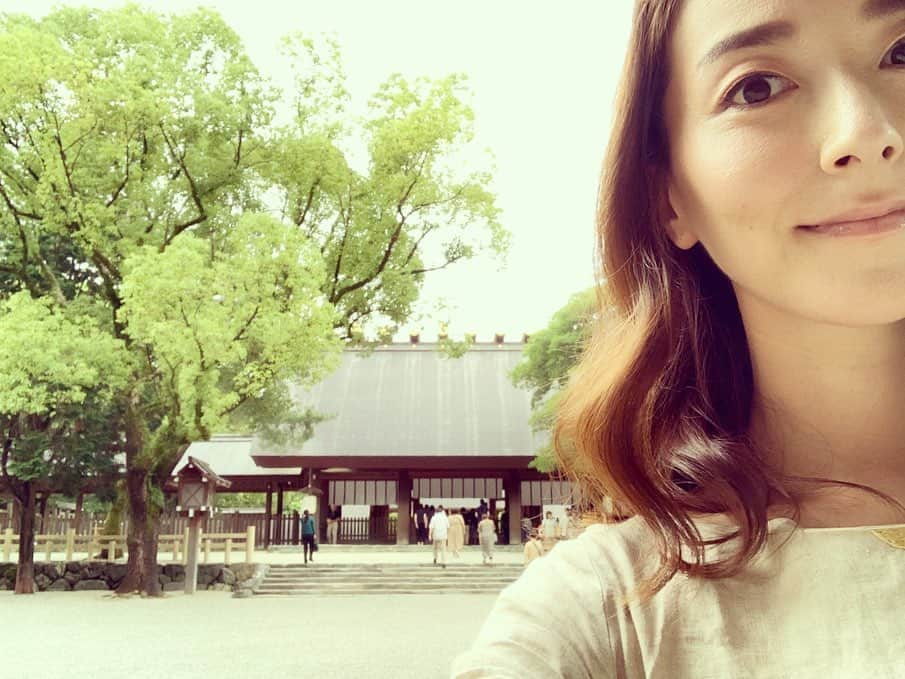 東麻美さんのインスタグラム写真 - (東麻美Instagram)「楽しかった名古屋出張🏯 帰りに熱田神宮へ⛩ 来れてよかったぁ♡ また来たい！  #名古屋#熱田神宮 #japan#nagoya#atsutashrine  #model#Asami」8月31日 22時54分 - asamihigashi