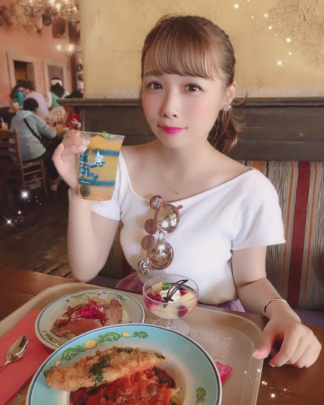 計良日向子（ひなひ）さんのインスタグラム写真 - (計良日向子（ひなひ）Instagram)「. . #カフェポルトフィーノ で #パイレーツオブサマー と スペシャルセット食べたよ☠️🏴‍☠️💕 . . . ゲットウェット今年こそは 濡れるぞ！！！って思ってたけど 今年も濡れずに終わった🤧笑 . . . #tokyodisneysea #disneysea #disney #tds #ディズニーシー #ディズニー #ディズニーバウンド #パイレーツコーデ #パイレーツバウンド #ディズニーフード #disneyfood #私服 #coordinate #whoswhochico #love #instagood」8月31日 22時48分 - kerahinako1105