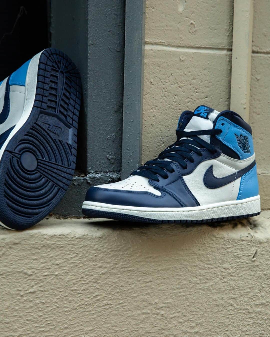 Foot Lockerさんのインスタグラム写真 - (Foot LockerInstagram)「Yes, you do need these.  #Jordan Retro 1 'Obsidian UNC' Available Now, In-Store and Online Men's and Kids」8月31日 23時00分 - footlocker