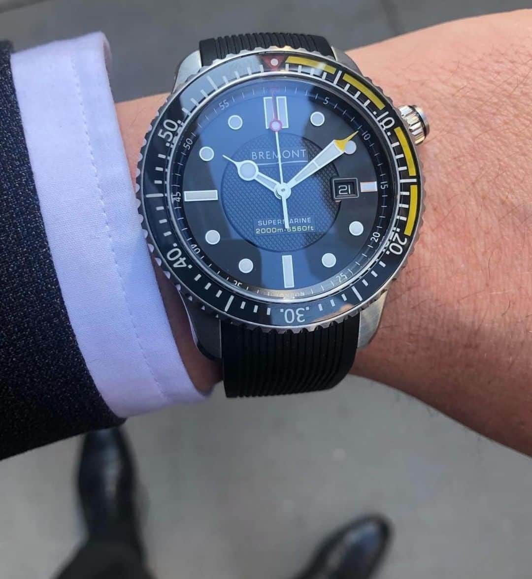 のインスタグラム：「What's your weekend watch?⁠ The S2000 captured on the wrist of @mikepearson6⁠ .⁠ .⁠ #BremontS2000 #divewatch #womw #wristwatchcheck」