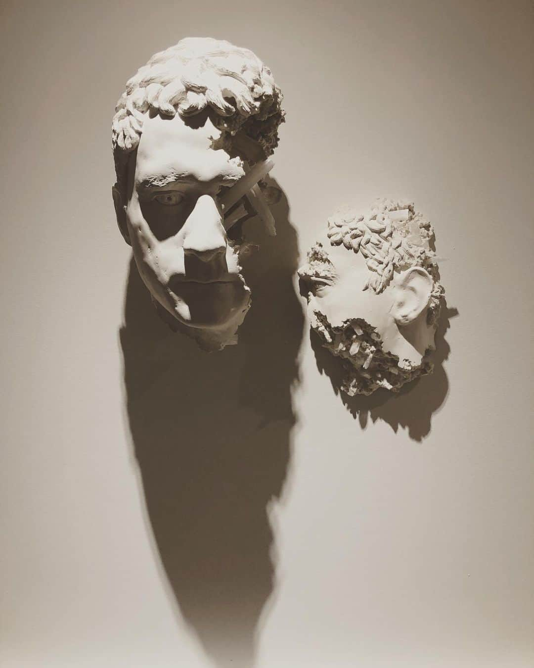 チェン・ボーリンさんのインスタグラム写真 - (チェン・ボーリンInstagram)「Daniel Arsham ⚪️▫️◽️◻️⬜️ ❕❕❕」8月31日 23時09分 - chenbolin