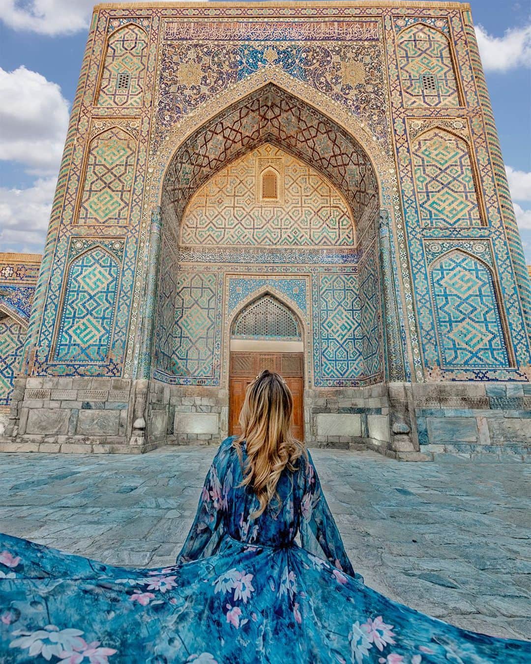 Awesome Wonderful Natureさんのインスタグラム写真 - (Awesome Wonderful NatureInstagram)「Samarkand, Uzbekistan with @worldinfluencerscongress  Photos by @kyrenian & model by @_letstravel_  #wicuzbekistan #visituzbekistan」8月31日 23時16分 - fantastic_earth