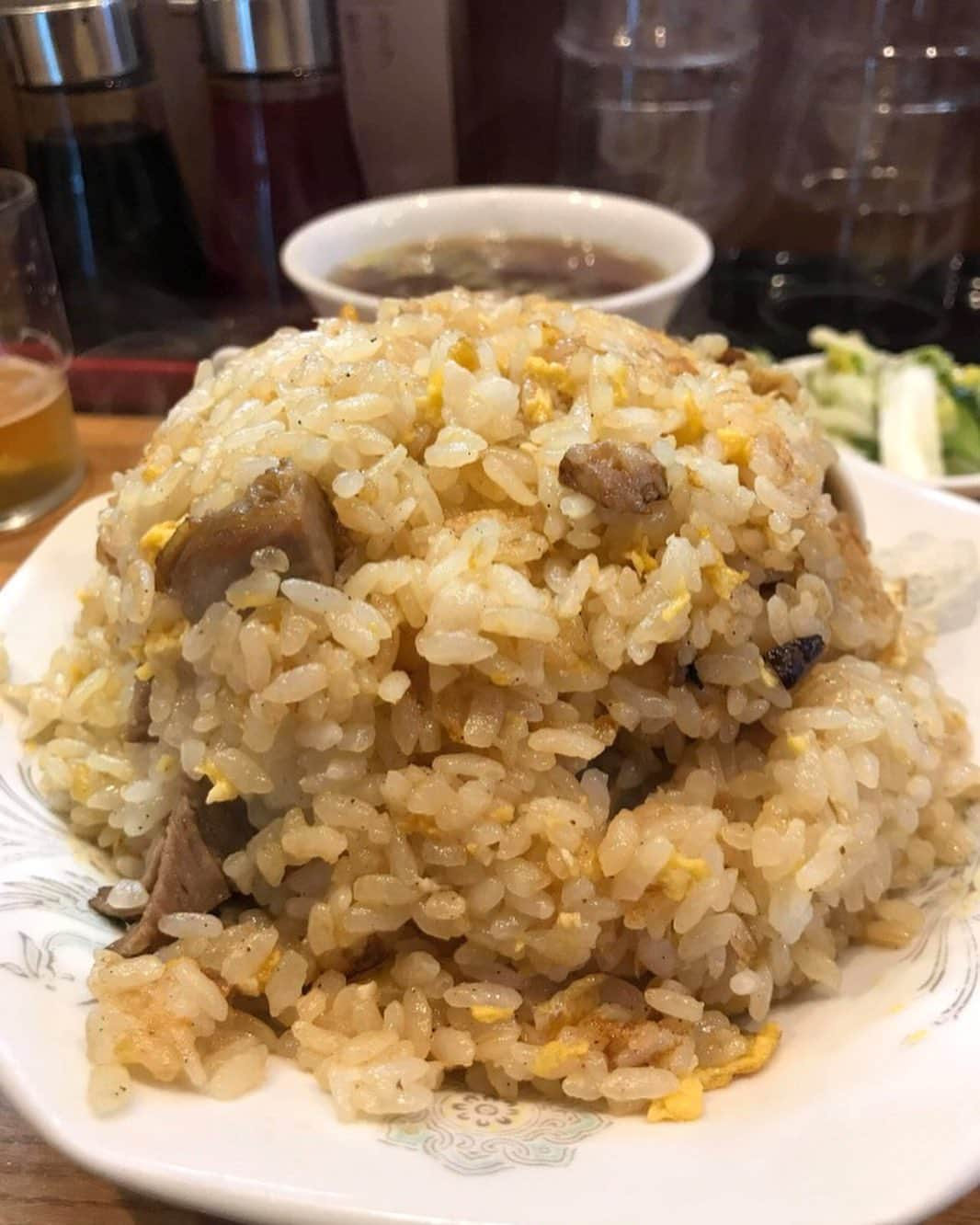 "TERIYAKI" テリヤキ編集部さんのインスタグラム写真 - ("TERIYAKI" テリヤキ編集部Instagram)「🏠店舗名: 新雅(シンガ) ⠀⠀ ⠀⠀ 🗾場所:水道,東京⠀ 🍽昼:〜¥999⠀ 📣テリヤキストのコメント: ⠀ 究極の町中華⠀ ________________________________⠀  テリヤキ編集部公式アカウントでは、本当に美味しいお店をご紹介しております。アプリの方もチェックお願い致します！😊 ・ 『 #テリヤキ掲載店』をつけて投稿いただいた中から素敵なお写真をご紹介いたします！ぜひ投稿してみてくださいね！⠀ ________________________________⠀ #テリヤキ掲載店#ラーメン#新雅#ニラそば#餃子#ラーメン部#らーめん女子 #めんすたぐらむ#らーめん#東京#東京グルメ#写真好きな人と繋がりたい #グルメ好きな人と繋がりたい #美味しいもの好きな人と繋がりたい #いいね返し#ファインダー越しの世界 #美味しいお店#food#foodstagram #foodporn #delicious#グルメ部 #グルメ好きな人と繋がりたい #たべすたぐらむ #グルメ巡り」8月31日 23時16分 - teriyaki_jp