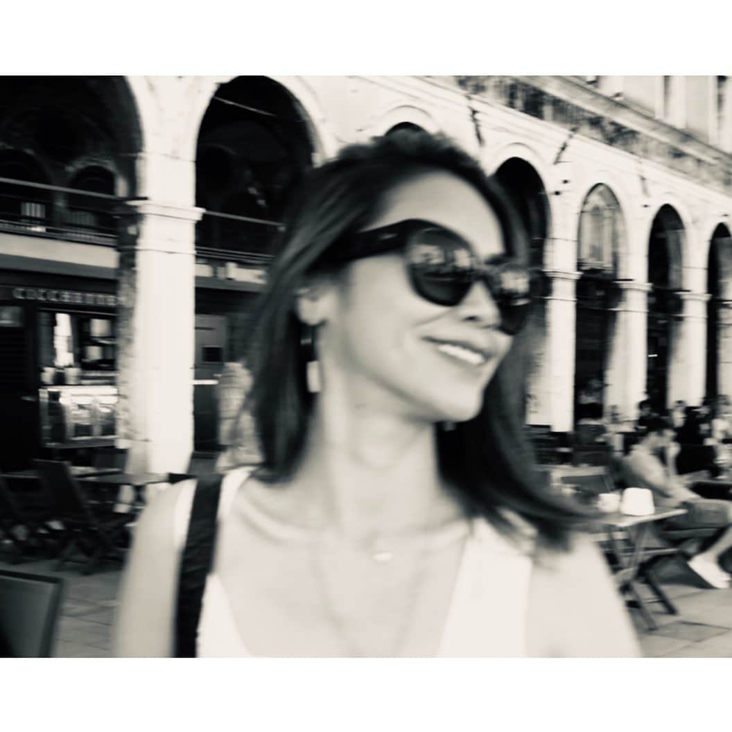坂倉アコのインスタグラム：「“Bye bye, August”  The last day of August. I really don’t want summer to end though, feeling very grateful for another great memories✨﻿ September, I am ready for you😘﻿ ﻿ 8月も、もう終わり。﻿ 今年もたくさんの良い思い出が出来た🥰 ﻿ さ、9月も切り替えて、﻿ 楽しんでこ🙌﻿ ﻿  #summer #venice #italy #vacation #byebye #august #love #letsgo #september #thankyounext」
