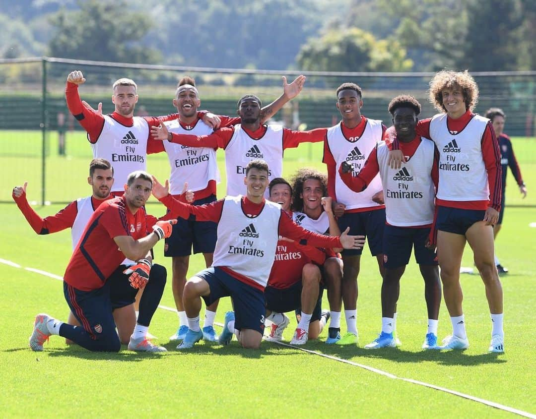 カラム・チャンバースさんのインスタグラム写真 - (カラム・チャンバースInstagram)「NLD ready 💪🏼💪🏼 • Let’s go! #COYG 🔴🔴🔴」8月31日 23時45分 - calumchambers95