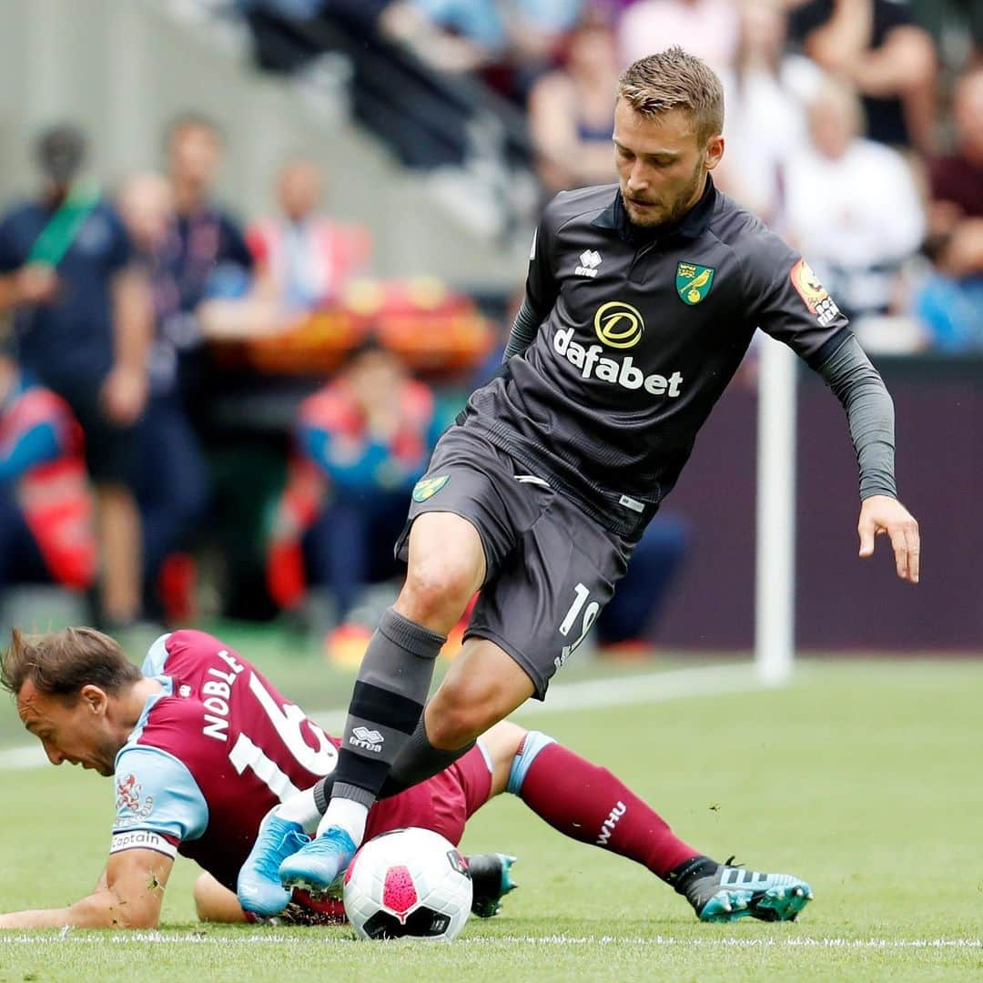 ノリッジ・シティFCさんのインスタグラム写真 - (ノリッジ・シティFCInstagram)「West Ham lead 1-0 at half-time.」8月31日 23時53分 - norwichcityfc