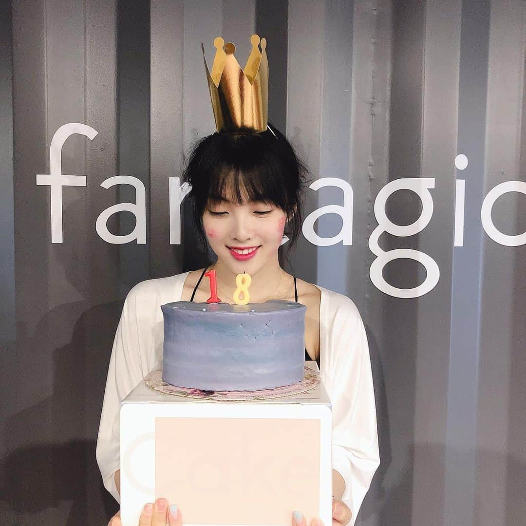 Weki Mekiさんのインスタグラム写真 - (Weki MekiInstagram)「[#윜밐스탭시선] . 막냉이 루시 생일 축하해요🎂🎉❤️ 든든한 막내 루시, 행복한 생일이 되었기를! 앞으로 더 행복하기를!🧡 태어나줘서, 위키미키의 막내로 함께해줘서 고마워요💛 . #위키미키 #WekiMeki #루시 #Lucy #햅삐루시데이 #위키미키의_막내라서_고마워 #루시라서_고마워」8月31日 23時54分 - weki_meki