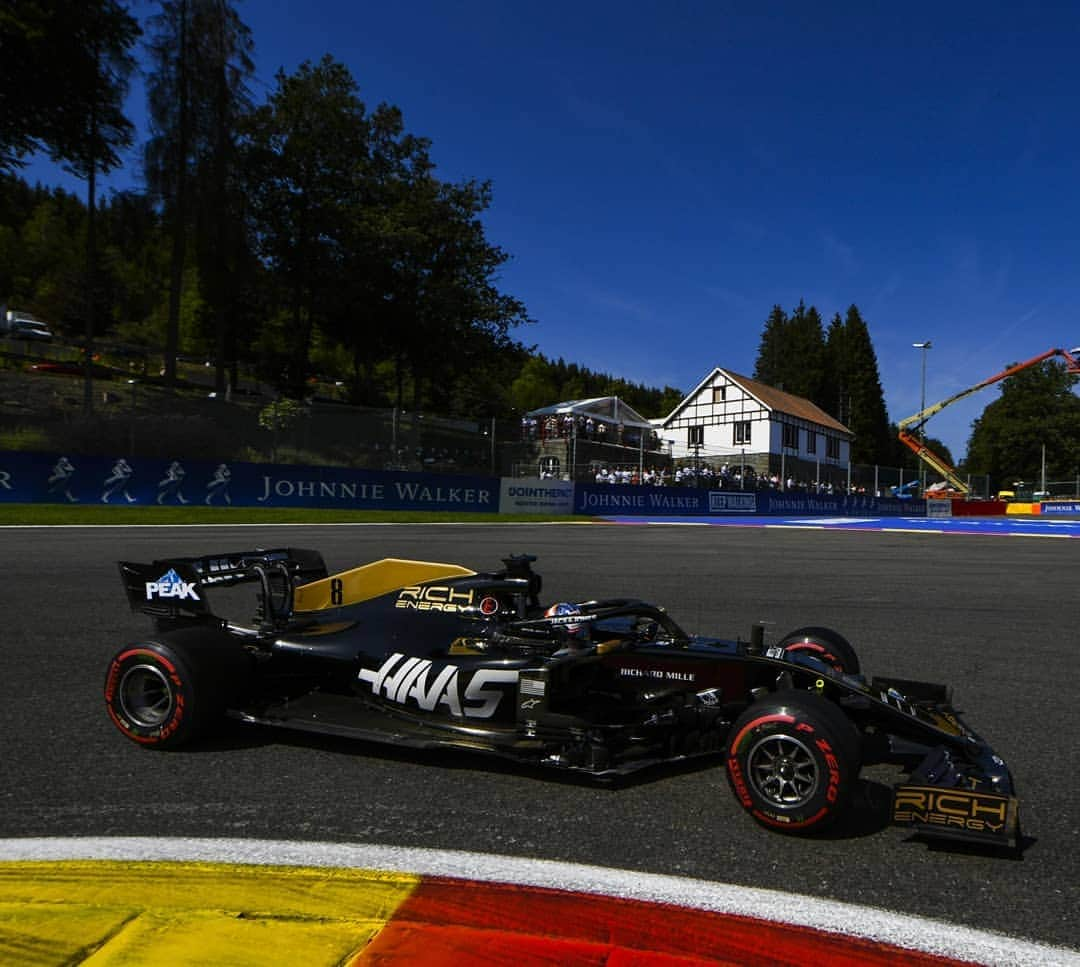 ロマン・グロージャンさんのインスタグラム写真 - (ロマン・グロージャンInstagram)「Maximum push today! Starting P9 for the #belgiangp #r8g #haasf1 📷@motorsport.images」9月1日 0時27分 - grosjeanromain