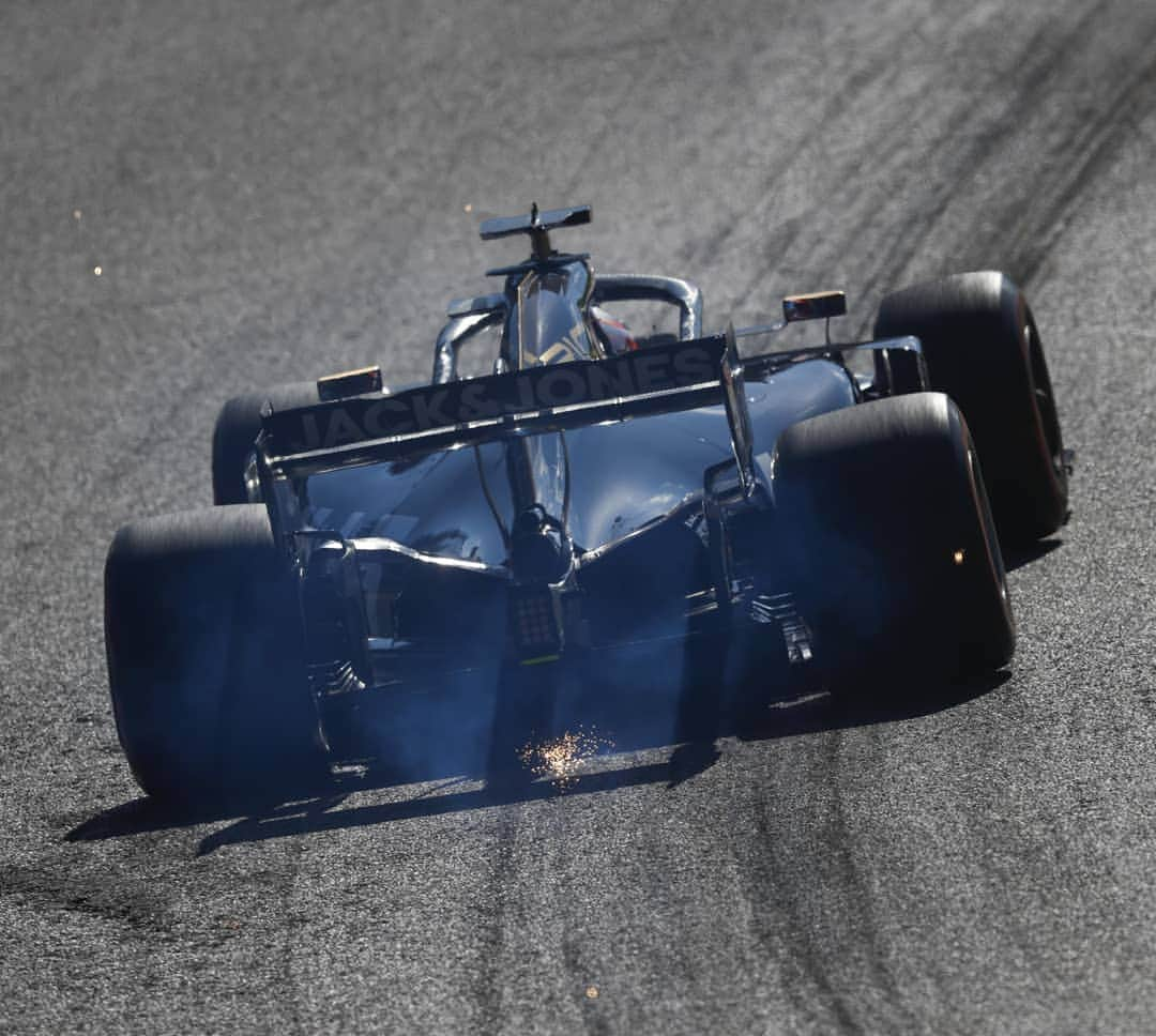 ロマン・グロージャンさんのインスタグラム写真 - (ロマン・グロージャンInstagram)「Maximum push today! Starting P9 for the #belgiangp #r8g #haasf1 📷@motorsport.images」9月1日 0時27分 - grosjeanromain