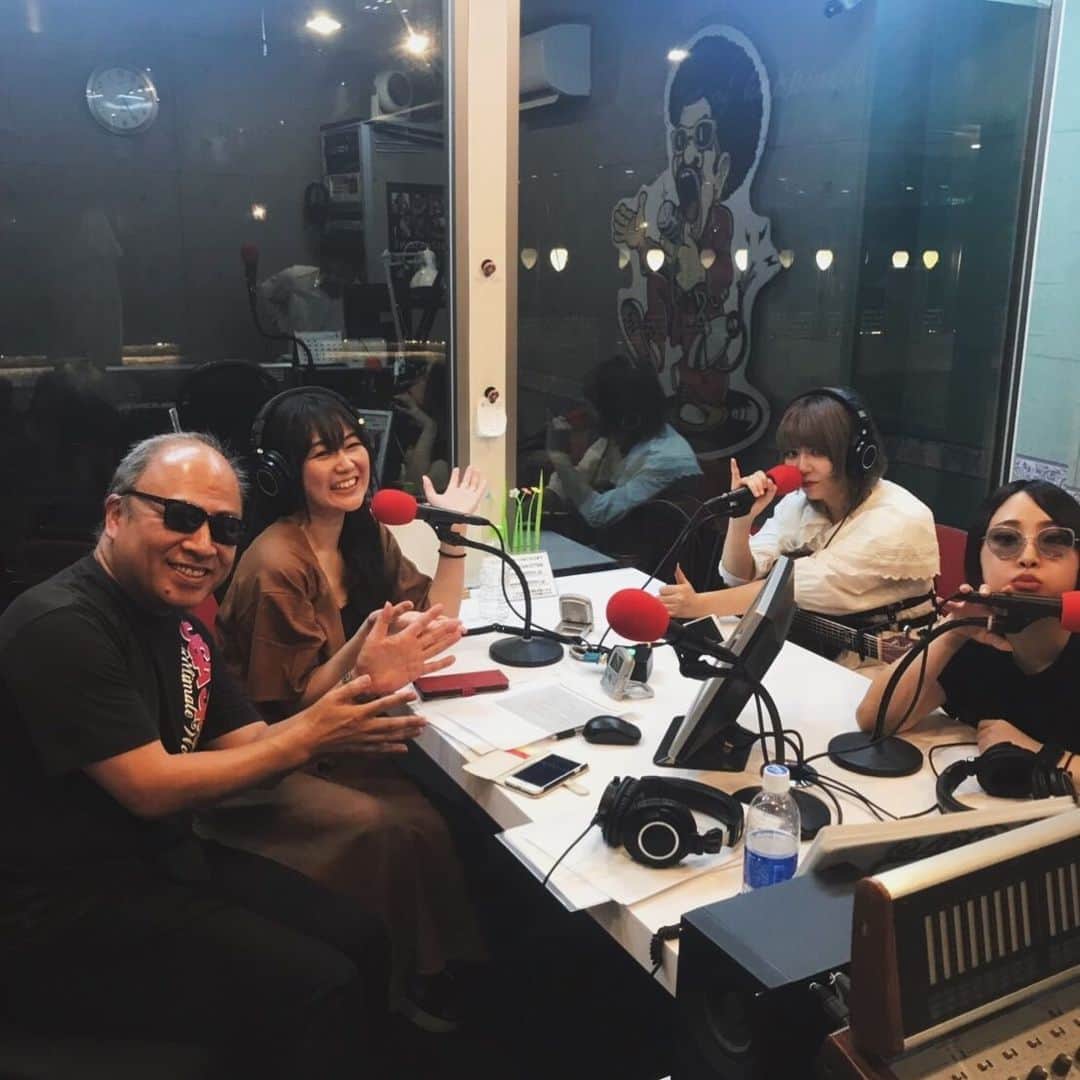 のインスタグラム：「Saturday What's up RADIO 本日の生放送、ゲストは第2回カラオケバトル優勝者成瀬夢卯さんと mikerrさんでした🙌✨ エンディングで流したmikerrさんの新曲 「ayumi」は 9月7日リリースとのことで、 ぜひチェックしてください😊 また来週💁‍♀️ . . . #藤田早希 #バックアップ #役者 #女優 #俳優 #マルチタレント #タレント #モデル #ダンサー #コレオグラファー #sakifujita #さきちょり #newgatetokyo #東京 #渋谷 #ニューゲートトーキョー . . .」