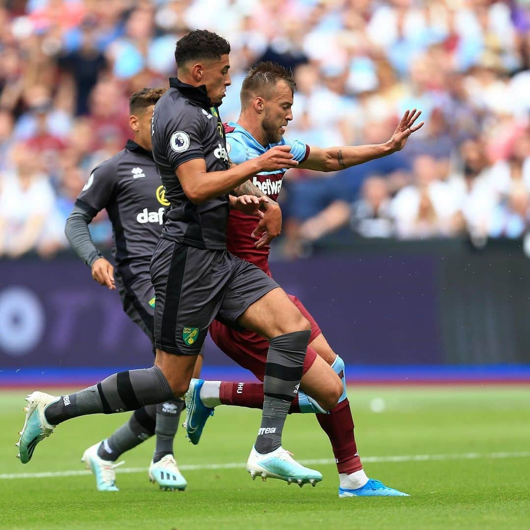 ノリッジ・シティFCさんのインスタグラム写真 - (ノリッジ・シティFCInstagram)「City suffer defeat on their travels with Yarmolenko's goal in the second-half helping the Hammers secure the victory. . Full-time West Ham 2-0 Norwich」9月1日 0時57分 - norwichcityfc