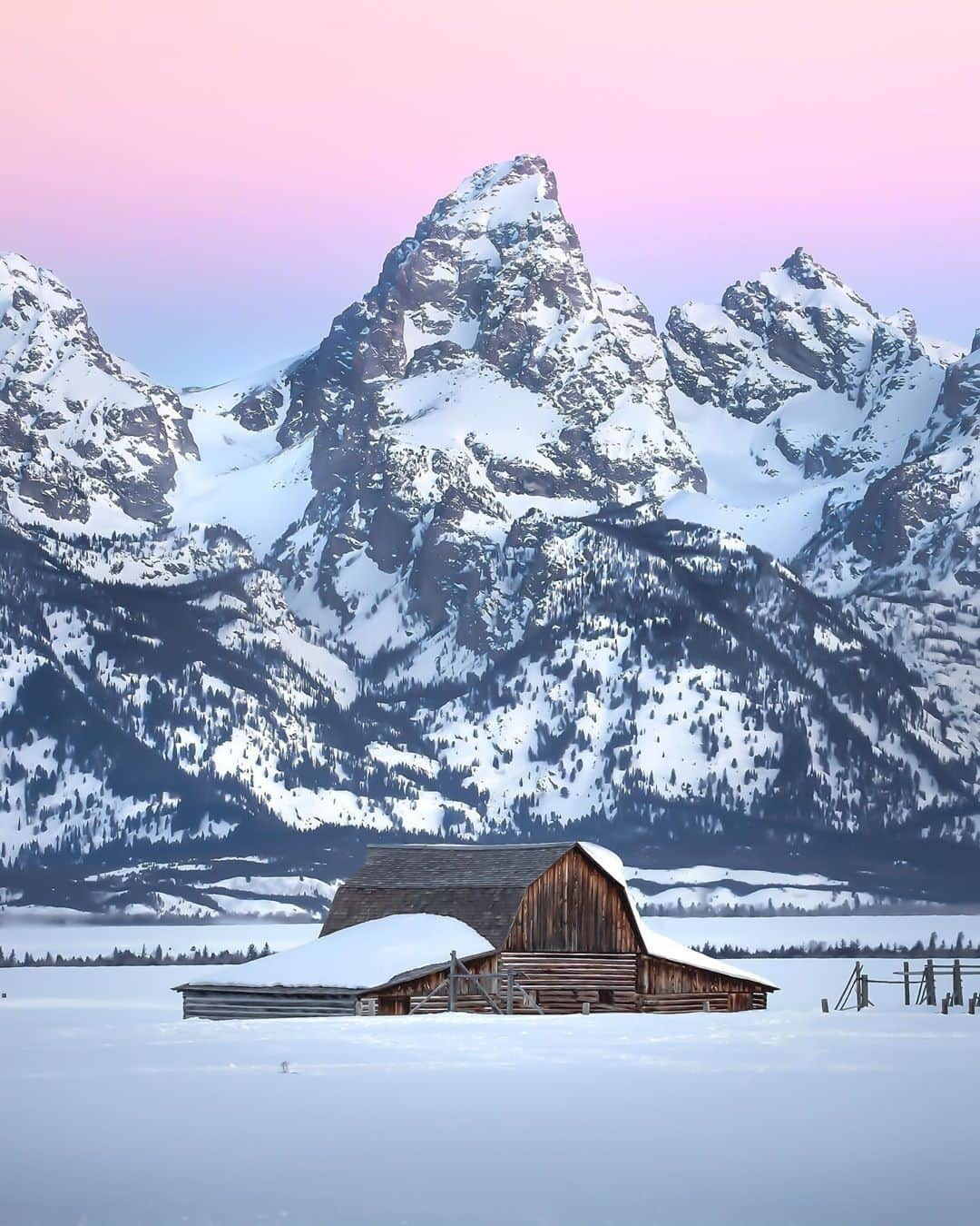 Abandoned Placesさんのインスタグラム写真 - (Abandoned PlacesInstagram)「An old barn in Grand Teton National Park. Photography by @davidmrule」9月1日 0時55分 - itsabandoned