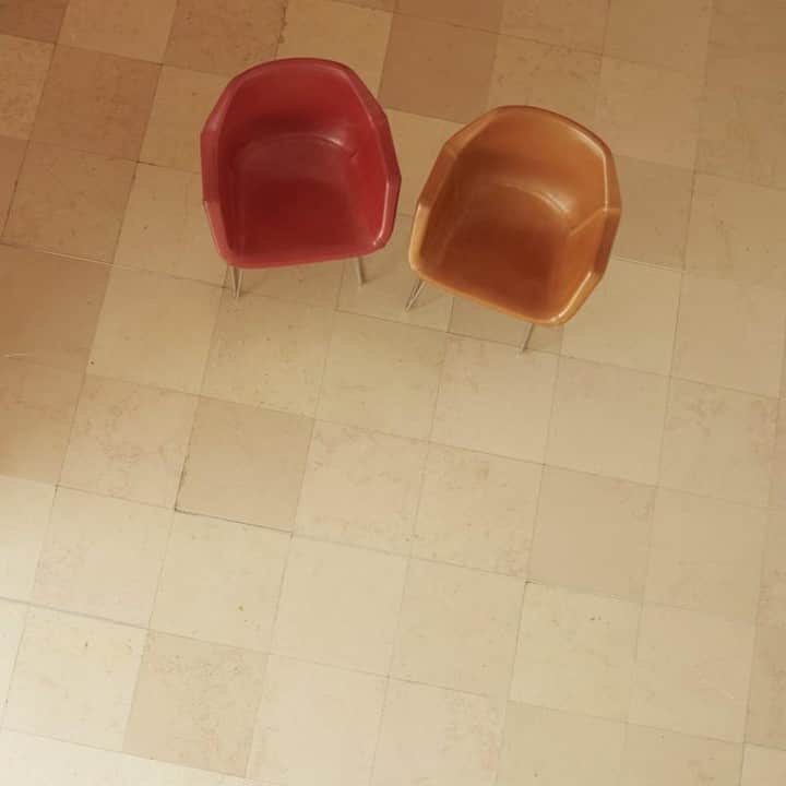 のインスタグラム：「On se prépare, on respire, on se prélasse dans nos sièges vintages années 70s … ⁠ ⁠ #despetitshauts #charliedph #vintagechairs #vintagelife #retro #inspiration」