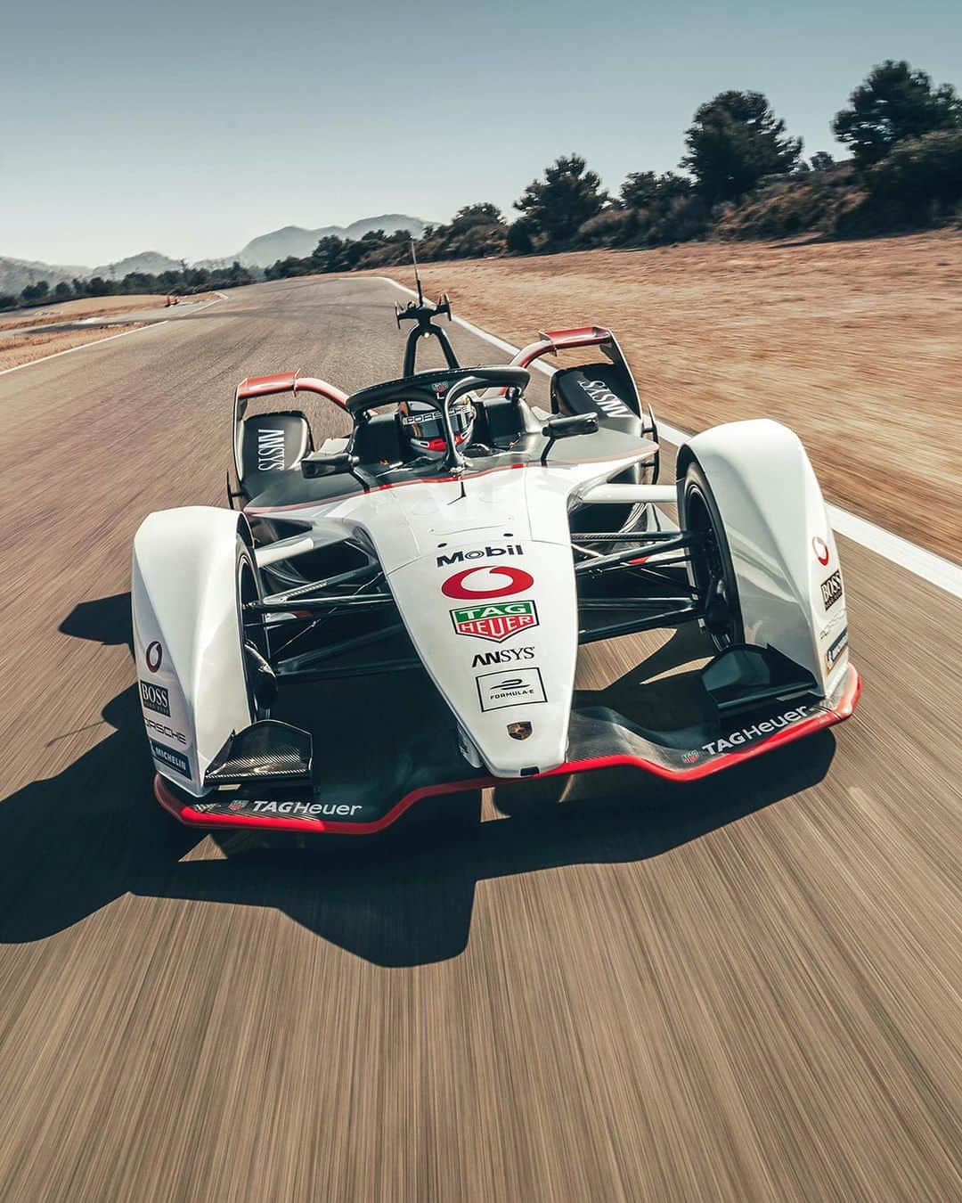 Porscheさんのインスタグラム写真 - (PorscheInstagram)「With Formula E just around the corner, we spotlight the new Porsche 99X Electric. Joining forces with our @fiaformulae partner, @tagheuer, we designed an innately Porsche livery to lead us into a new era of racing. What do you think?  #PorscheFormulaE #startfromzero #99xElectric #PorscheMotorport #TeamPorsche」9月1日 1時00分 - porsche