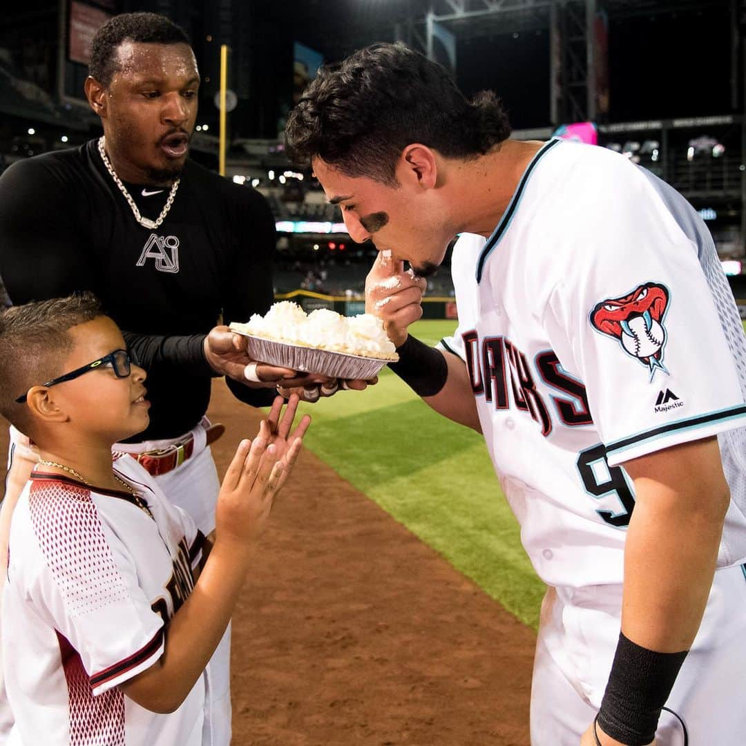 アリゾナ・ダイヤモンドバックスさんのインスタグラム写真 - (アリゾナ・ダイヤモンドバックスInstagram)「First Big League Homer is our personal favorite pie flavor. 😋」9月1日 1時08分 - dbacks