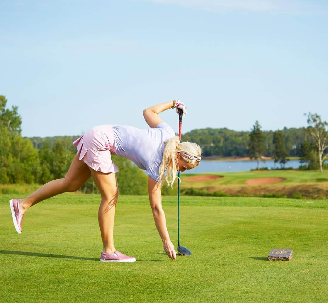 ブレア・オニールさんのインスタグラム写真 - (ブレア・オニールInstagram)「Where you teeing it up this weekend⁉️⁉️⛳️ Happy #LaborDayWeekend • #GolfPEI • This was in #princeedwardisland #canada ☺️」9月1日 1時13分 - blaironealgolf