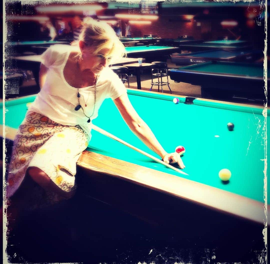 ロブ・モローのインスタグラム：「Beautiful @debbonayer on the hustle.」