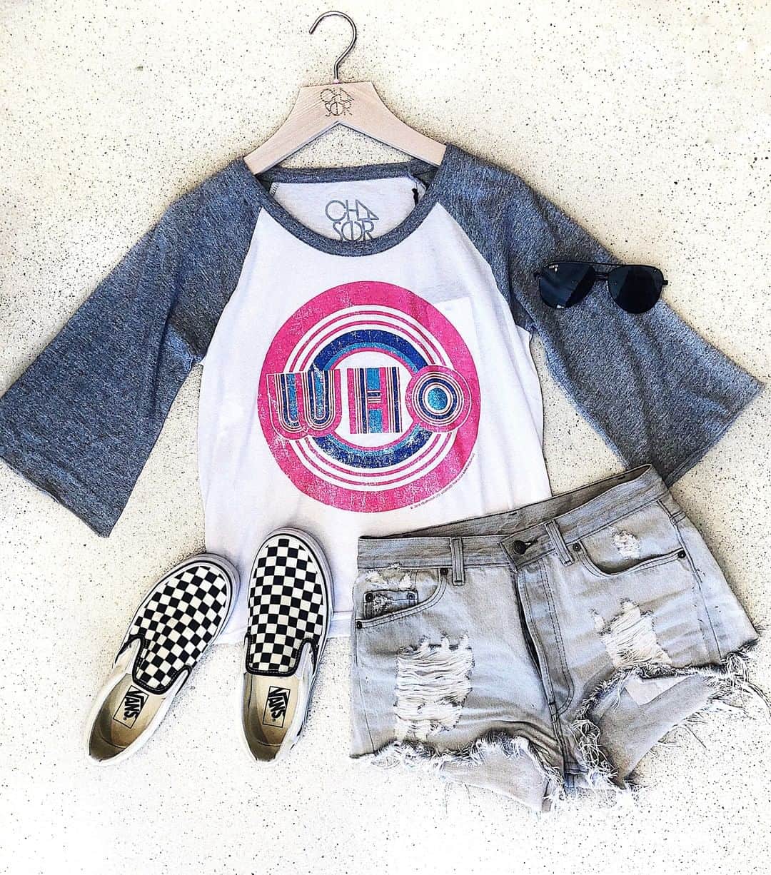 チェイサーのインスタグラム：「Happy Labor Day weekend!❤️ shop our sale now thru the 2nd, 30% off select items!!⚡️ #chaserbrand #labordaysale #laborday #weekendsale #thewho #bandtee #30off #labordayweekend」