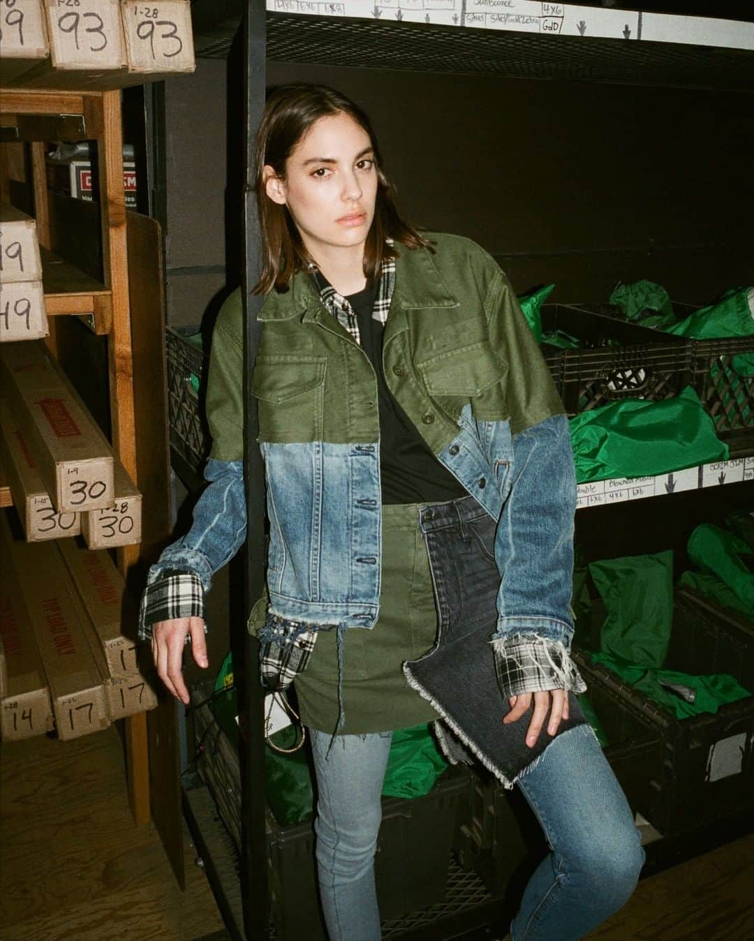 ハドソンのインスタグラム：「Life is a mystery but we're piecing it all together.  #HudsonJeans」