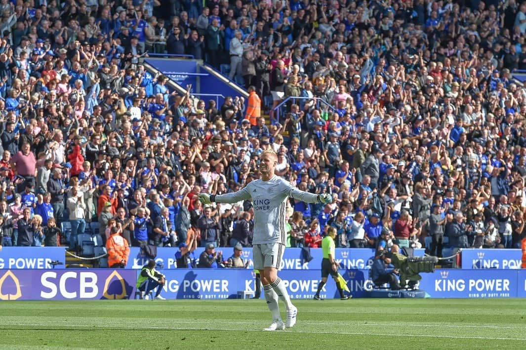 カスパー・シュマイケルさんのインスタグラム写真 - (カスパー・シュマイケルInstagram)「Class from the boys. Very happy 🦊 #LCFC」9月1日 2時32分 - kasperschmeichel