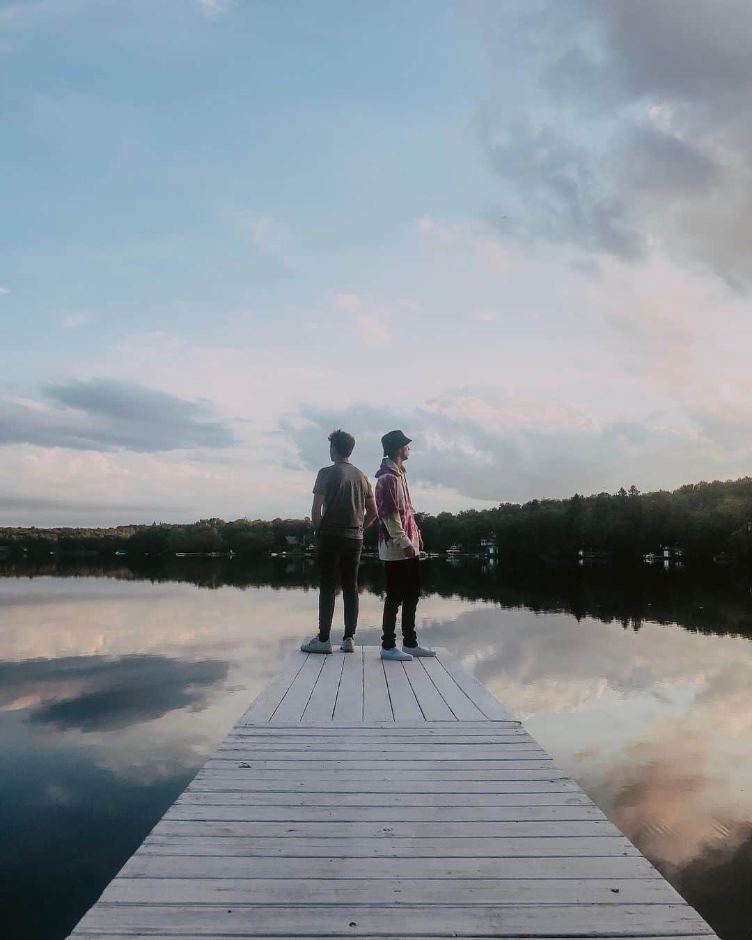 Jonahmaraisのインスタグラム：「rented a car and took a road trip yesterday. last day of tour today, until europe in october. this summer’s been so beautiful.」