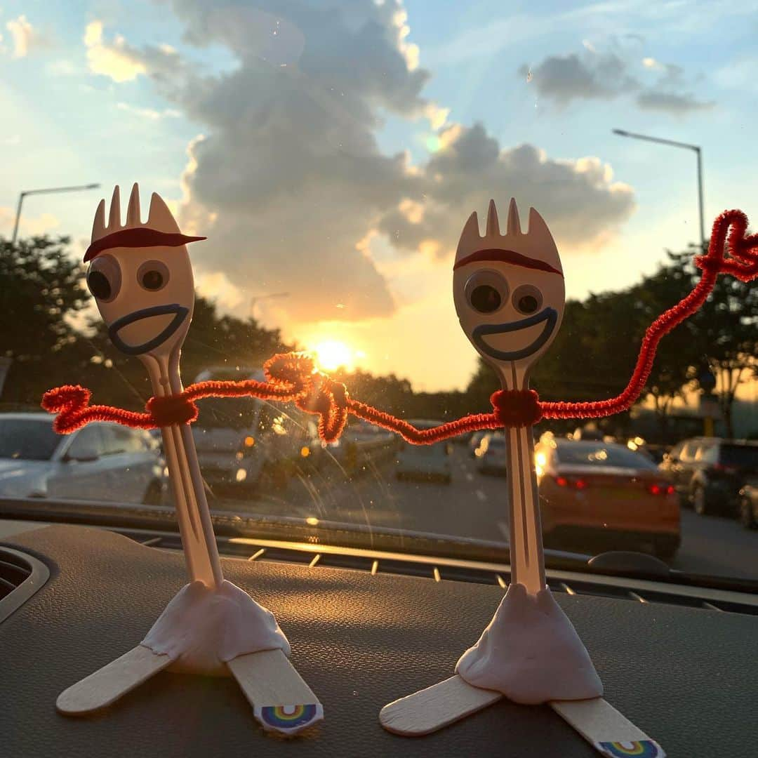 COCO さんのインスタグラム写真 - (COCO Instagram)「- 포키 와 포키형? 🌇 #forky」9月1日 2時51分 - rilaccoco