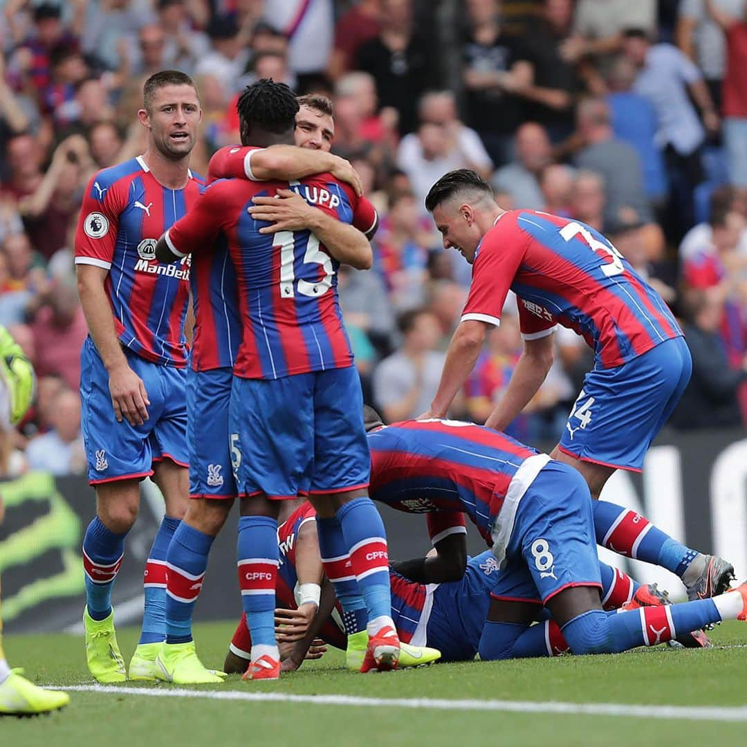 ジェフ・シュルップさんのインスタグラム写真 - (ジェフ・シュルップInstagram)「Another big performance from the boys and a massive 3 points. Great to be back at Selhurst! 🔵🔴 🦅」9月1日 2時59分 - jeffreyschlupp