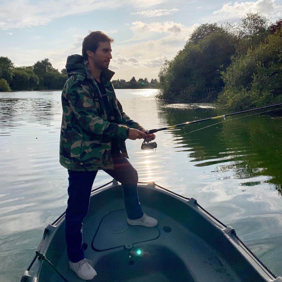 マチュー・フラミニのインスタグラム：「Relaxing time in the countryside 🌎✌🏽 Getting ready for tomorrow‘s game!#northlondonderby #arsenal vs #spurs 🔞💪🏽」
