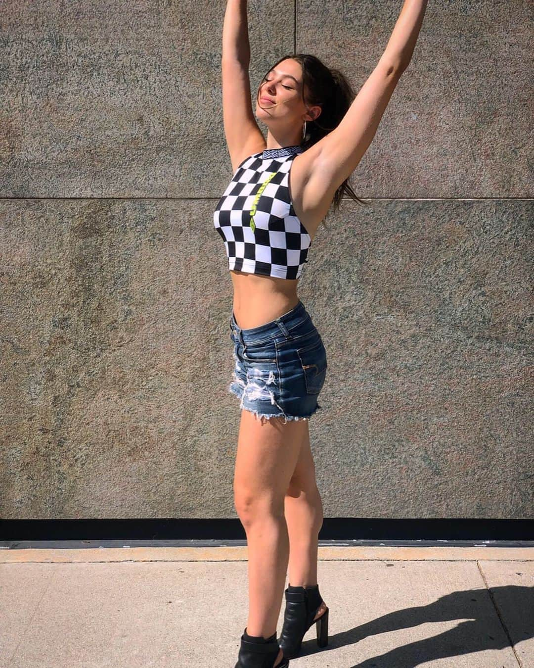 キーラ・コサリンさんのインスタグラム写真 - (キーラ・コサリンInstagram)「Start. Your. Engines 🏁🏁🏁」9月1日 3時03分 - kirakosarin