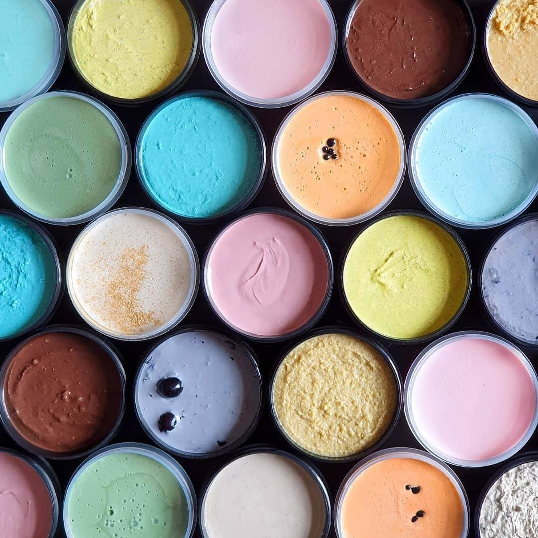 LUSH Cosmeticsさんのインスタグラム写真 - (LUSH CosmeticsInstagram)「We love a mask moment. 😍 Test your Lush knowledge: how many of these do you know (and love)? 💕 / 📷: @lushmiltonkeynes⁠ *⁠ *⁠ *⁠ *⁠ *⁠ #beauty #skin #natural #naturalskincare #naturalbeauty #vegan #skincareroutine #instabeauty #crueltyfree #cosmetics #healthyskin #greenbeauty #veganbeauty #crueltyfreebeauty #crueltyfreecosmetics #veganlife #vegansofig #veganliving #vegans」9月1日 3時30分 - lushcosmetics